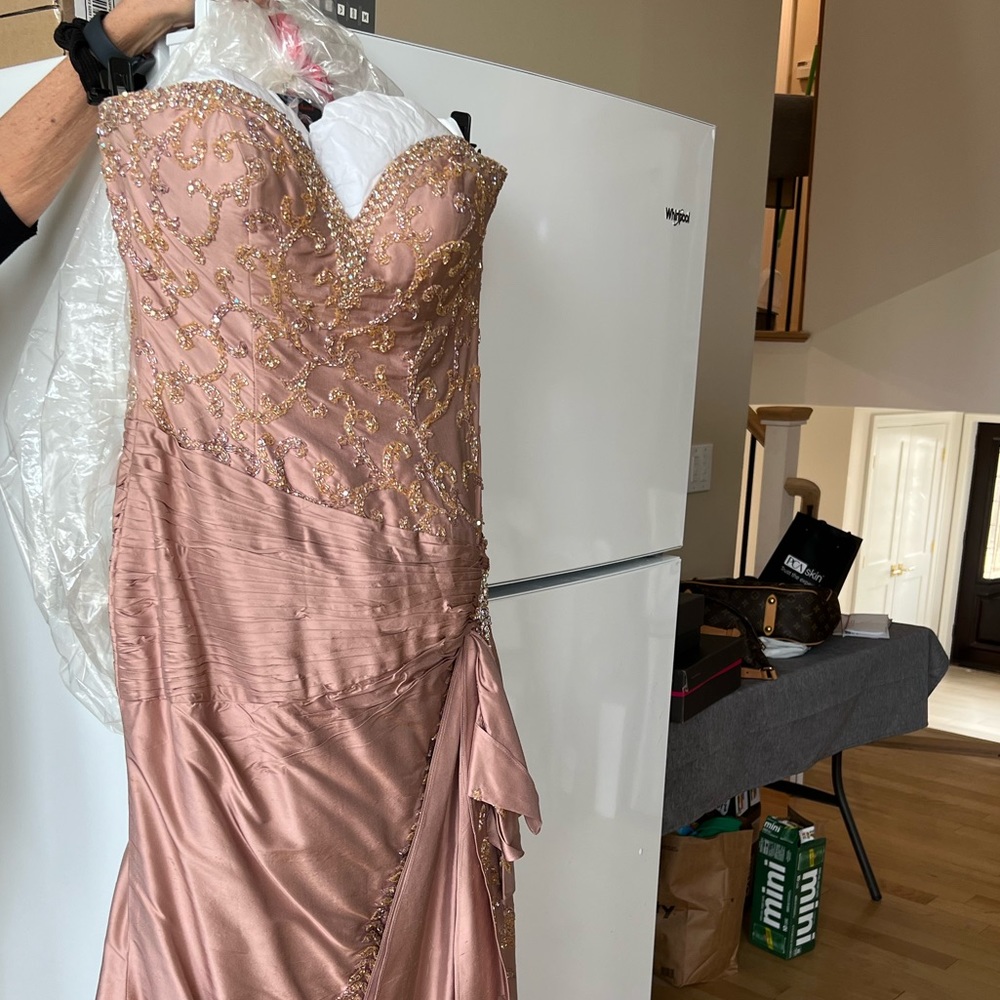 Beautiful pick mob dress size 12-14. Only worn once